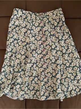 Express Floral Button Front Midi Skirt Green White Rayon Cottagecore Boho Size 6